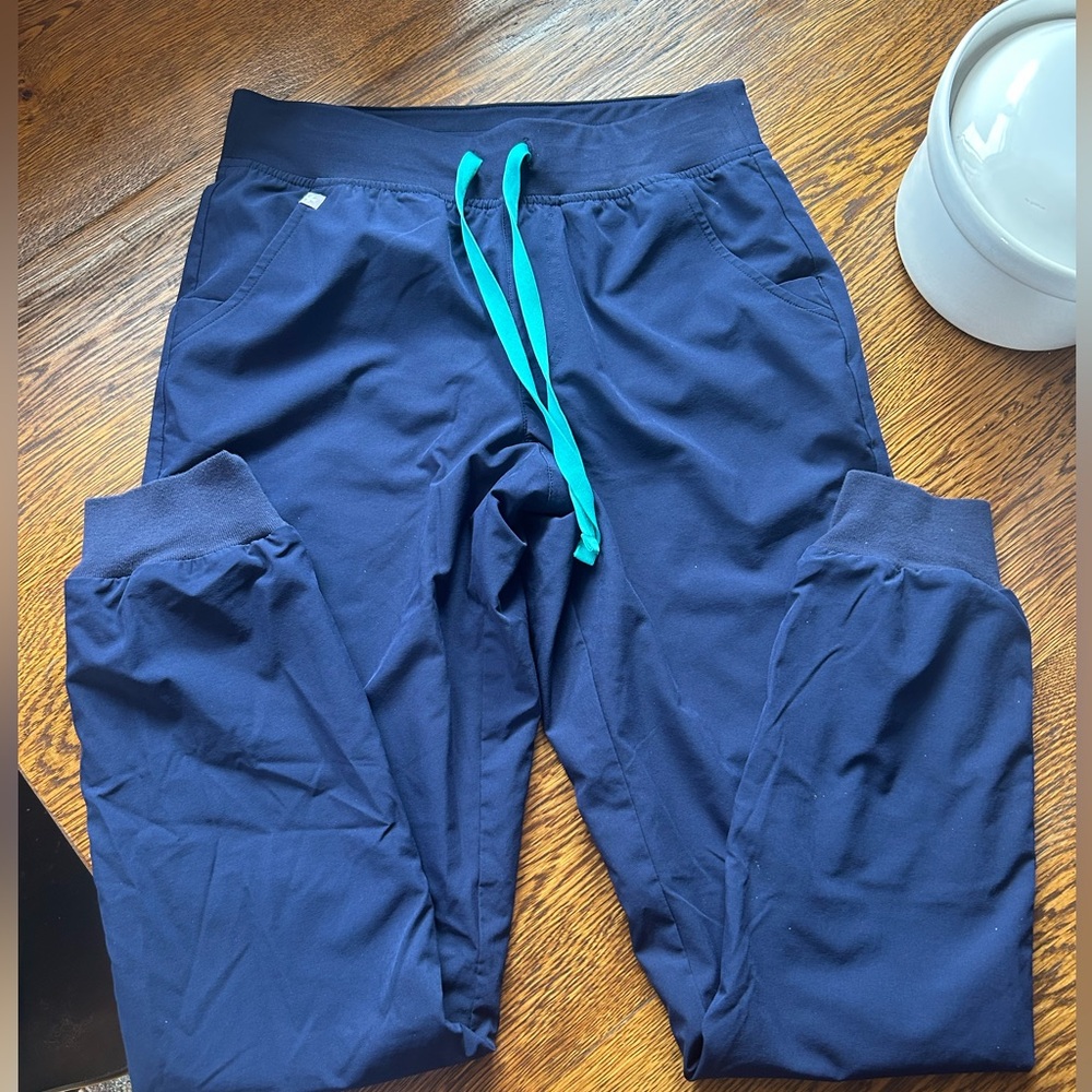 Women’s Figs Scrub Bottoms